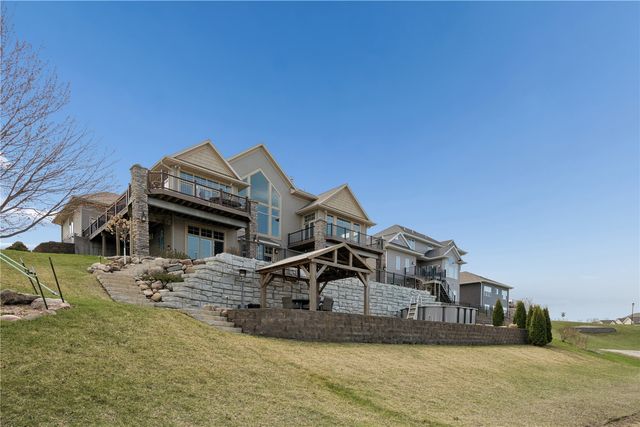 604 Majestic Oak Ridge, Solon, IA 52333