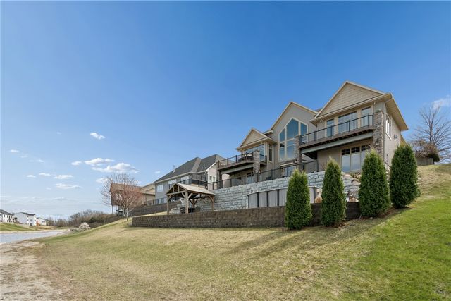 604 Majestic Oak Ridge, Solon, IA 52333