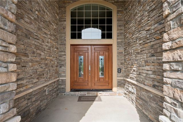 604 Majestic Oak Ridge, Solon, IA 52333