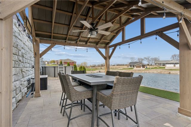 604 Majestic Oak Ridge, Solon, IA 52333