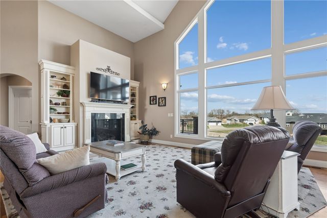 604 Majestic Oak Ridge, Solon, IA 52333
