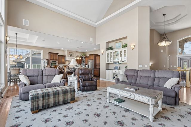 604 Majestic Oak Ridge, Solon, IA 52333