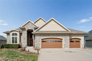 604 Majestic Oak Ridge, Solon, IA 52333