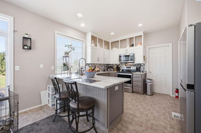 9819 Mustang Drive, Pasco, WA 99301