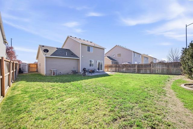 9819 Mustang Drive, Pasco, WA 99301