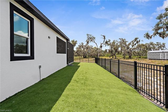 1116 406th CT E, Myakka City, FL 34251