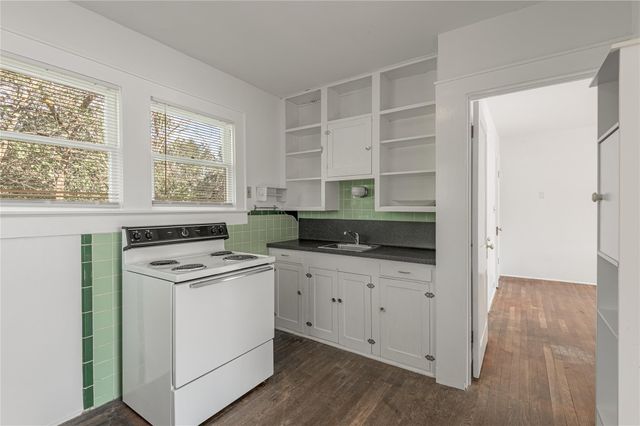 1312 20th Street GA, Huntsville, TX 77340