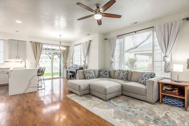 634 CANTERBURY LN, North Salt Lake, UT 84054