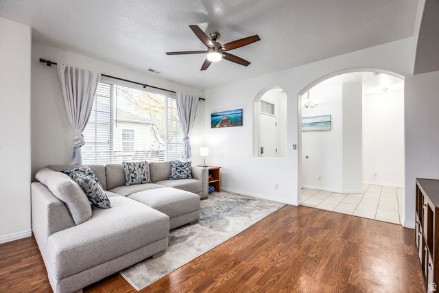 634 CANTERBURY LN, North Salt Lake, UT 84054