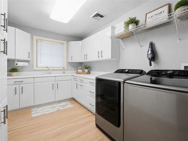 1511 Lindenhurst Drive, Centerville, OH 45459