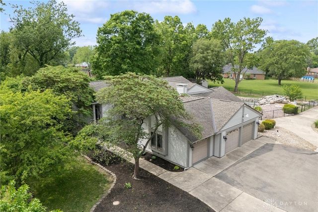 1511 Lindenhurst Drive, Centerville, OH 45459