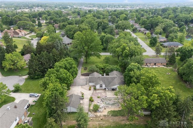 1511 Lindenhurst Drive, Centerville, OH 45459