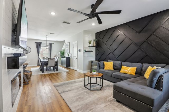 6165 River Pointe Drive, Fort Worth, TX 76114