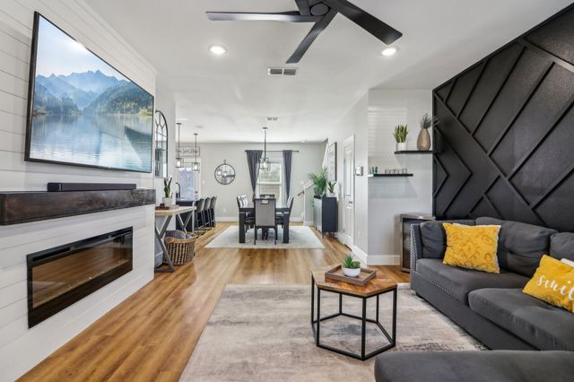 6165 River Pointe Drive, Fort Worth, TX 76114