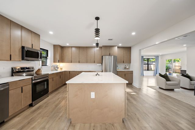 415 Pittman Street, Richardson, TX 75081