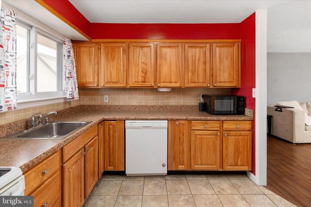 711 HOLLY AVE, Pasadena, MD 21122