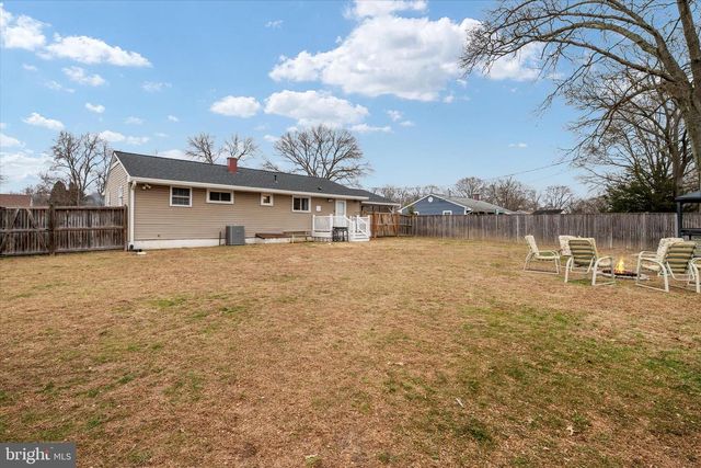 711 HOLLY AVE, Pasadena, MD 21122