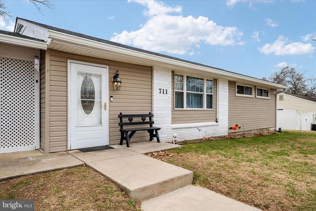 711 HOLLY AVE, Pasadena, MD 21122