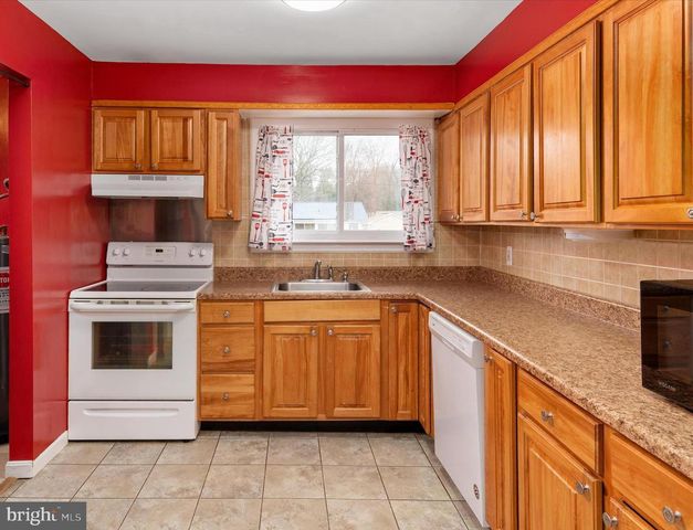 711 HOLLY AVE, Pasadena, MD 21122