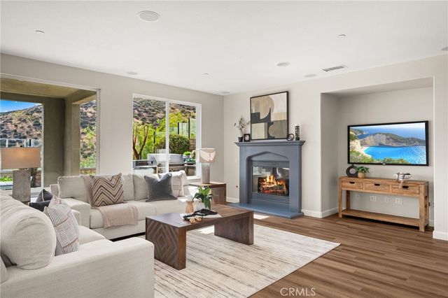 4568 Creekside Lane, Fontana, CA 92336