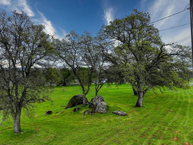 5557 Everglade Trl, Browns Valley, CA 95918