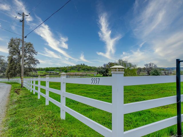 5557 Everglade Trl, Browns Valley, CA 95918