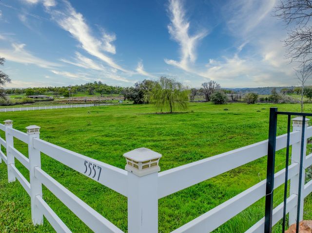 5557 Everglade Trl, Browns Valley, CA 95918