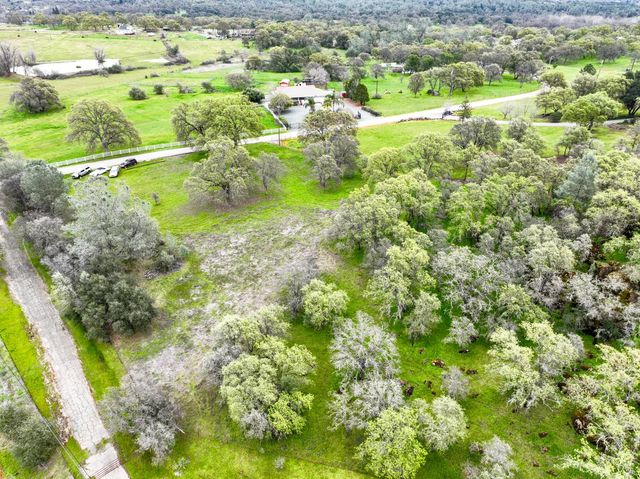 5557 Everglade Trl, Browns Valley, CA 95918
