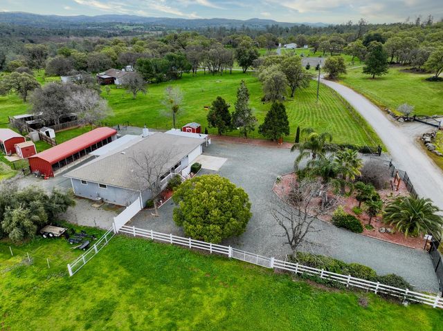 5557 Everglade Trl, Browns Valley, CA 95918