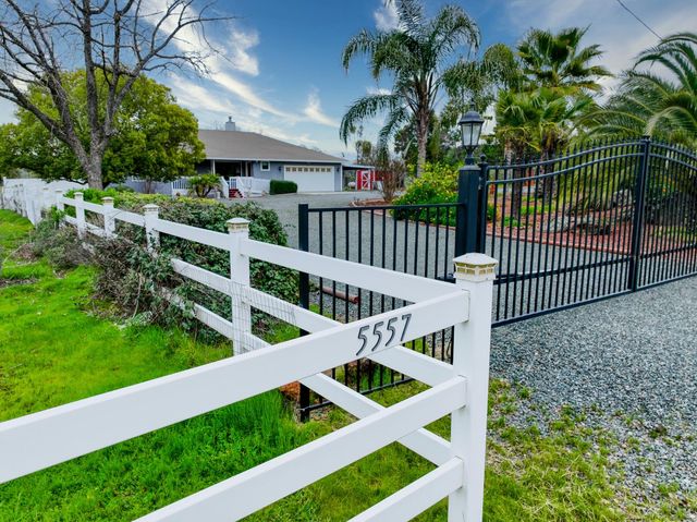 5557 Everglade Trl, Browns Valley, CA 95918