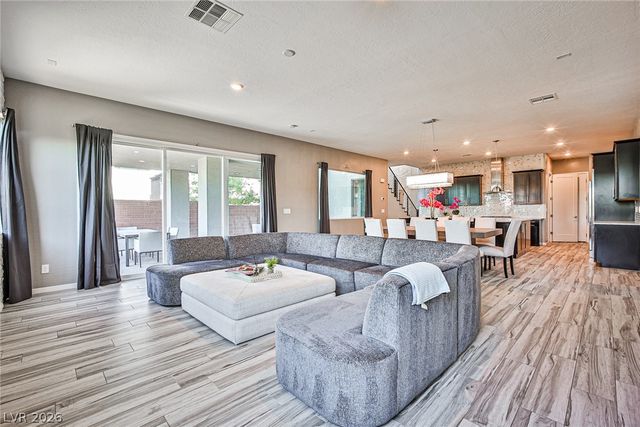 10226 Jade Gardens Drive, Las Vegas, NV 89135