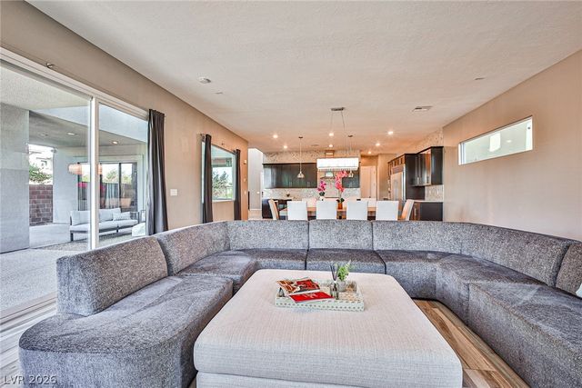 10226 Jade Gardens Drive, Las Vegas, NV 89135