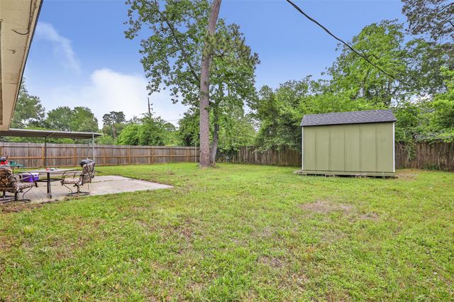 218 Swift Current Drive, Huffman, TX 77336