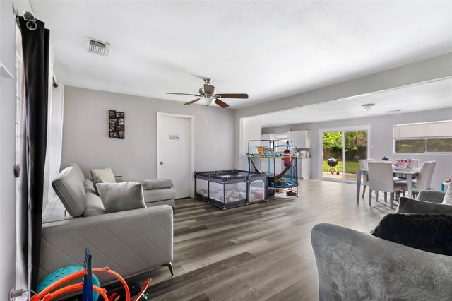 218 Swift Current Drive, Huffman, TX 77336