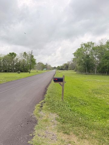 2744 County Road 415c, Brazoria, TX 77422