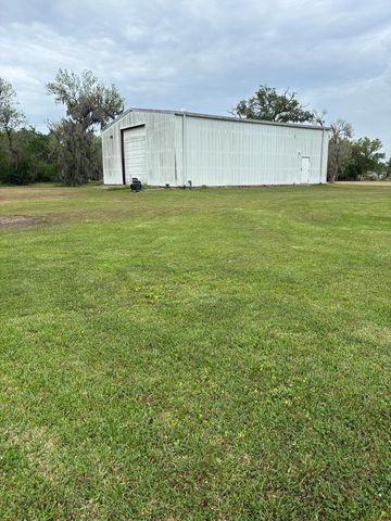 2744 County Road 415c, Brazoria, TX 77422