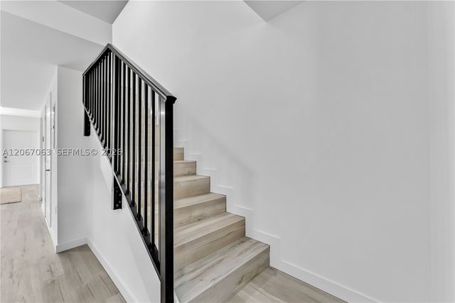 155 NW 160TH ST TH 2, North Miami Beach, FL 33169