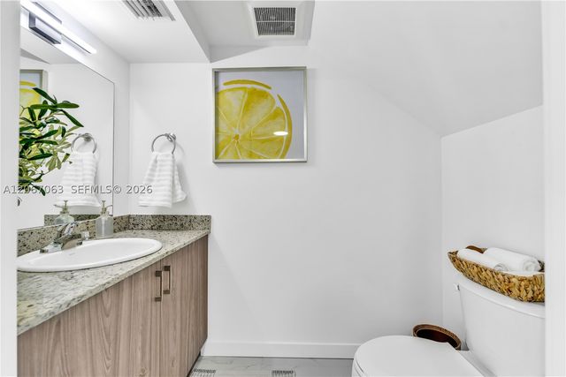 155 NW 160TH ST TH 2, North Miami Beach, FL 33169