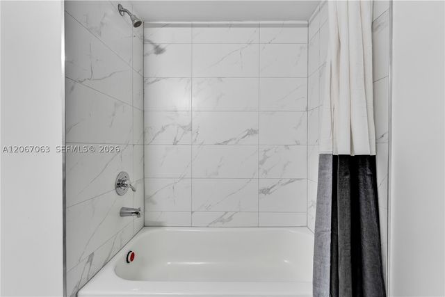 155 NW 160TH ST TH 2, North Miami Beach, FL 33169