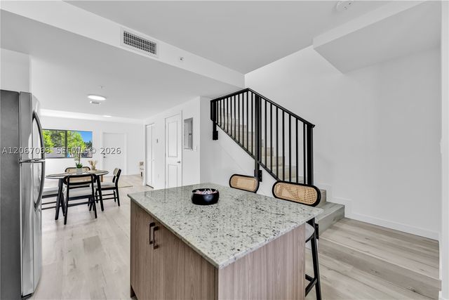 155 NW 160TH ST TH 2, North Miami Beach, FL 33169