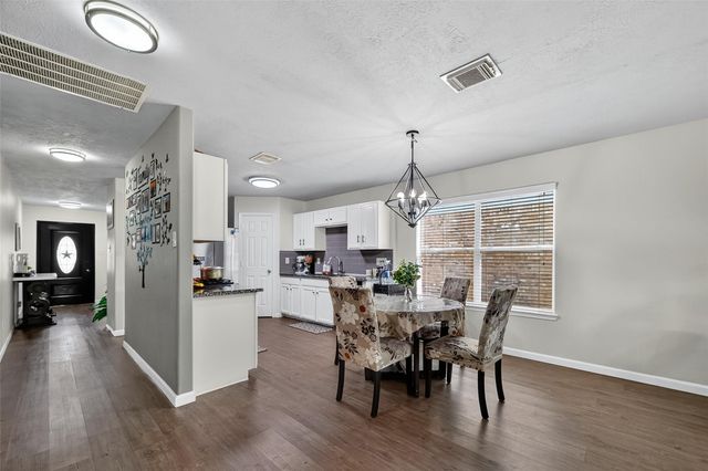 10518 Tenleyton Lane, Houston, TX 77075