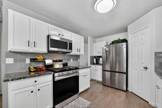 10518 Tenleyton Lane, Houston, TX 77075