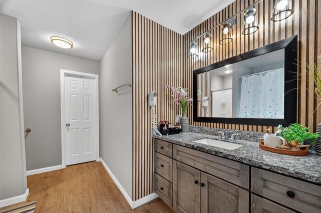 10518 Tenleyton Lane, Houston, TX 77075