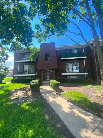 1412 Willow Lane 2, Westmont, IL 60559
