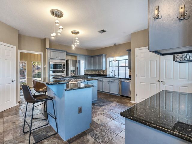 114 Bayou Bend Drive, League City, TX 77573