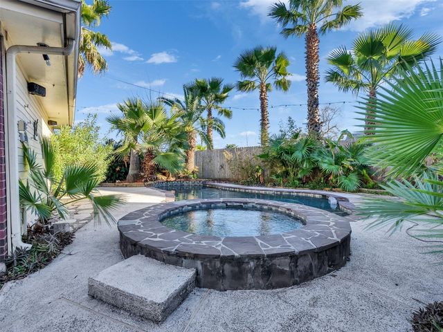 114 Bayou Bend Drive, League City, TX 77573