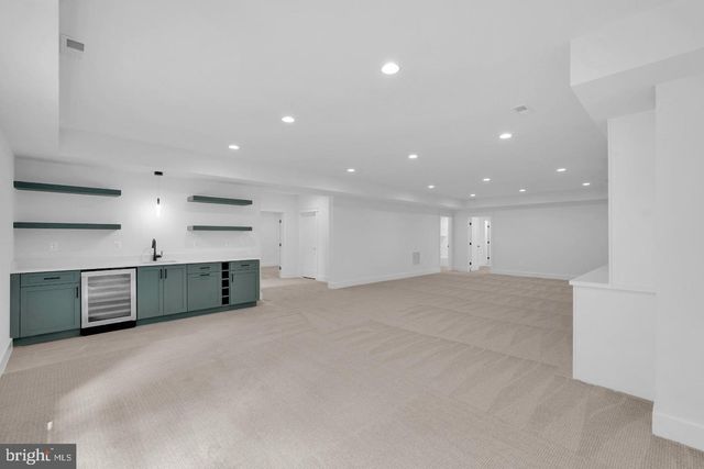 930 FAIRWAY DR NE, Vienna, VA 22180