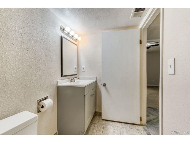 18508 E Whitaker Cir A, Aurora, CO 80015