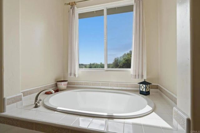 1545 Loch Ness Drive, Fallbrook, CA 92028