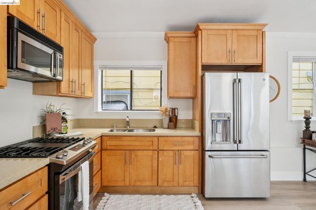 1944 E 20Th St, Oakland, CA 94606